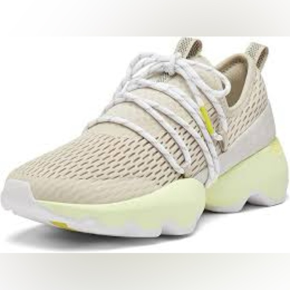 Sorel kinetic impact lace up sneakers women’s size 10 tan yellow activewear